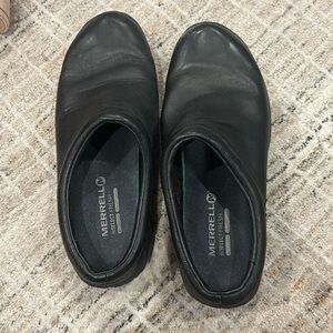Merrell Women Slip-on Clogs Black Size 9.5 Grip Soles Good Used Condition